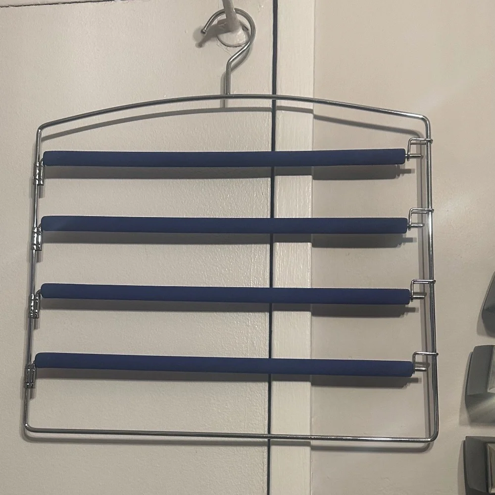 4 Item Hanger